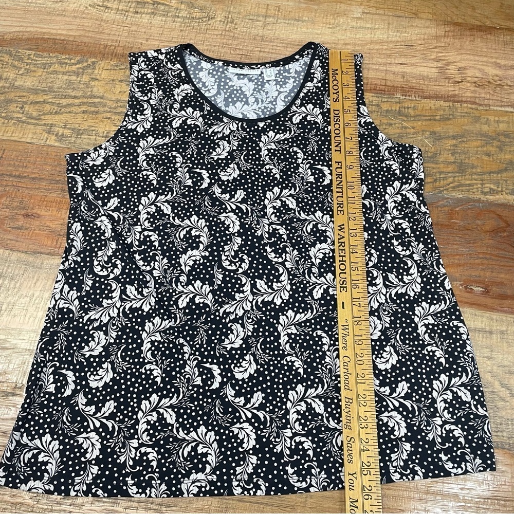 Susan Graver size Large Printed Liquid Knit Sleeveless Top black white dots - Picture 4 of 9